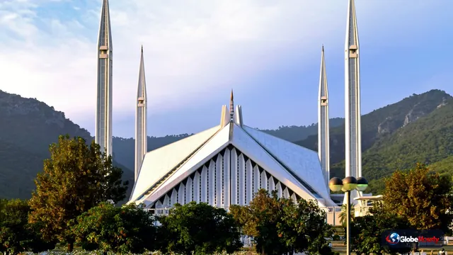 Saudi embassy in Islamabad starts same-day visa processing for Pakistanis, ambassador announces