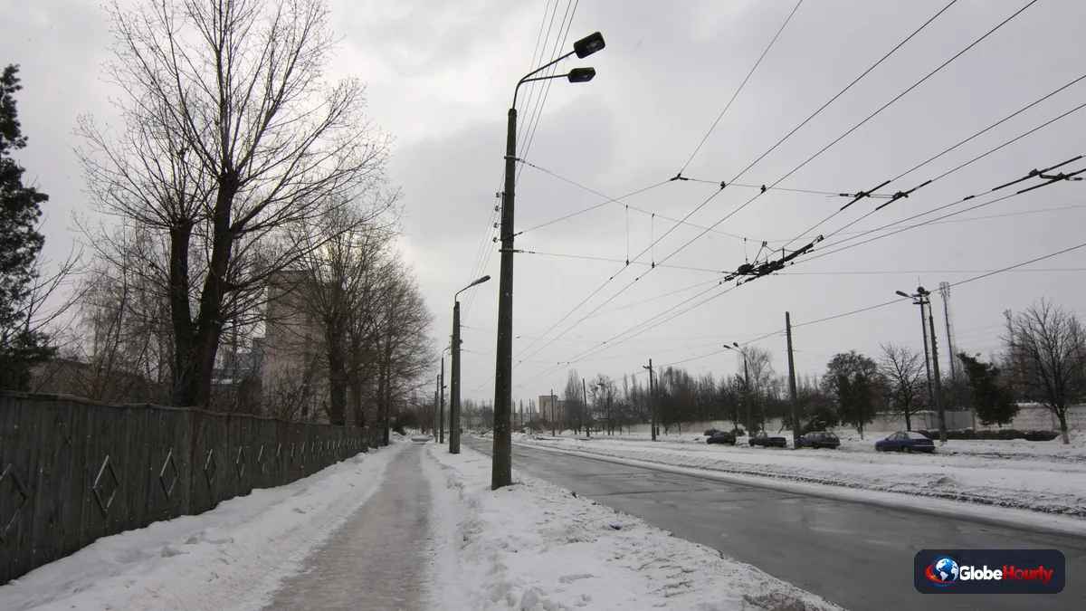 Russian strikes leave 280,000 Ukrainian homes without power and Kyiv's Left Bank short of water; five killed in a day